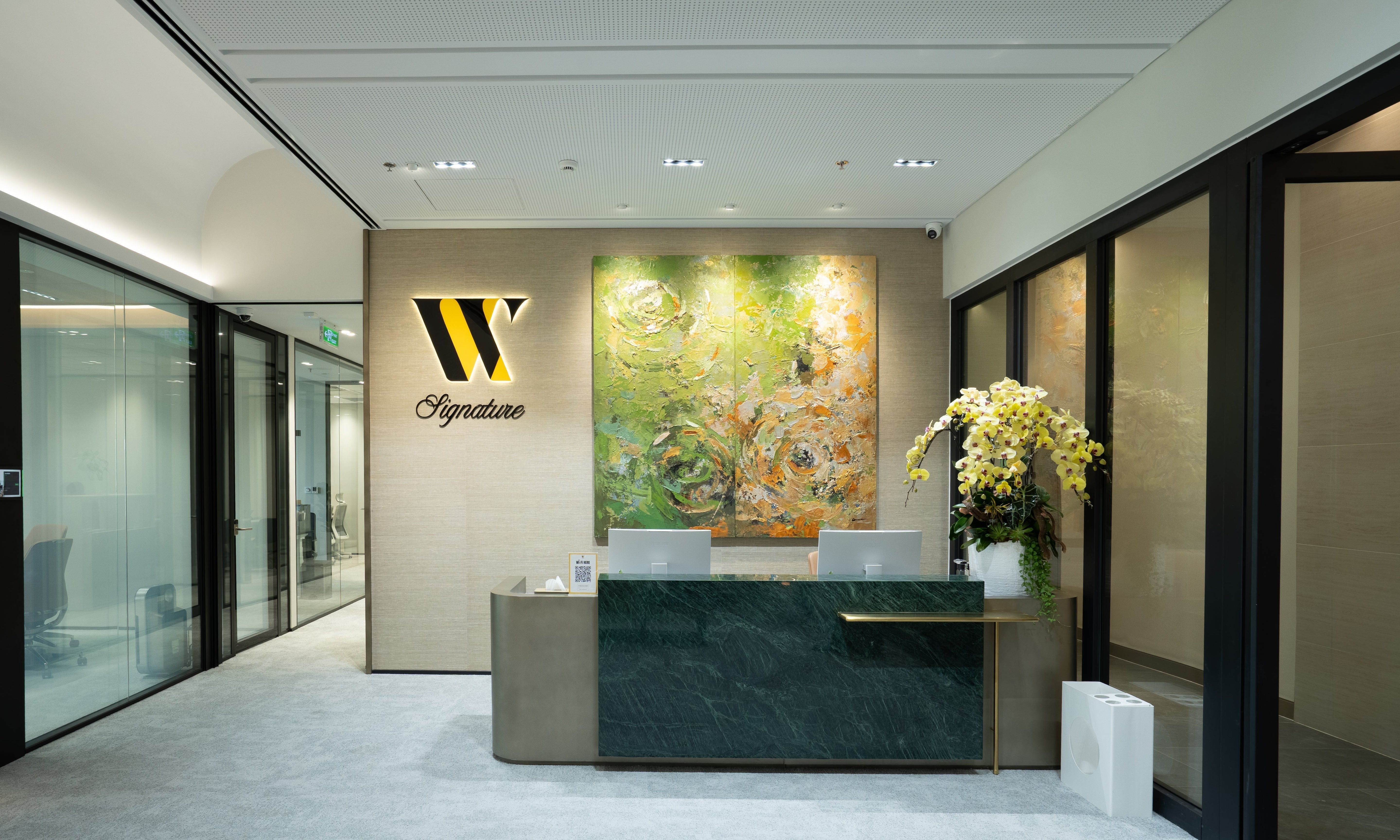 W SIGNATURE